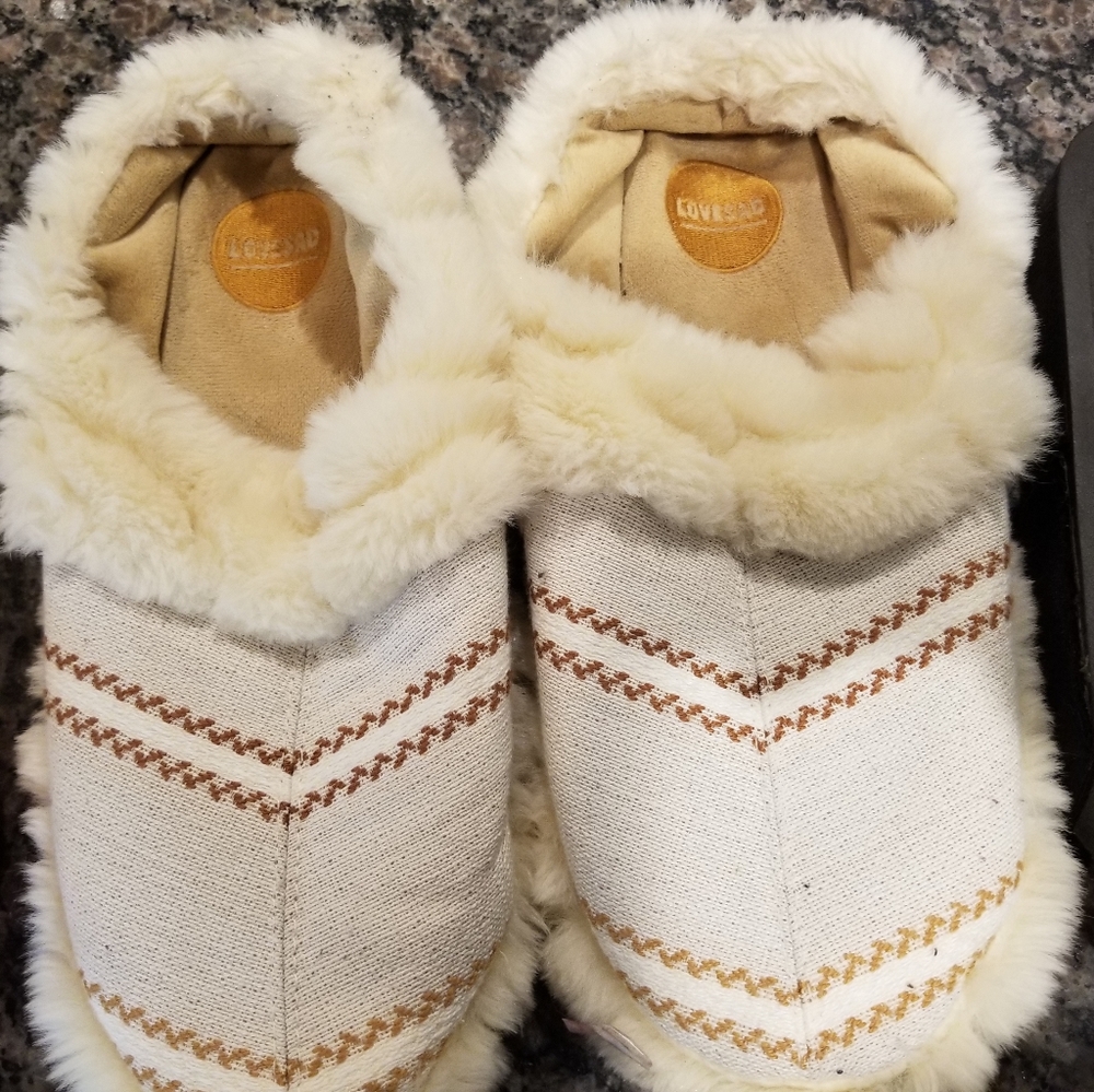 Slippers - Picture 4 of 7
